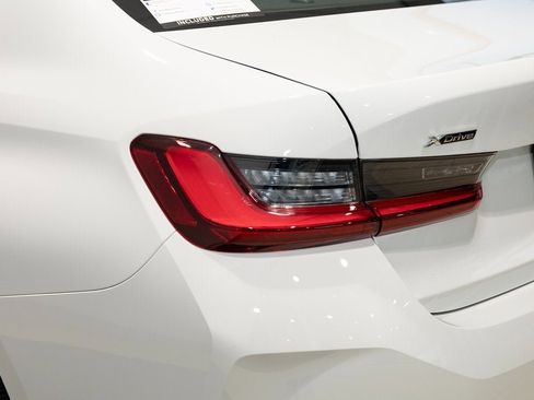 New 2025 BMW 330i xDrive Sedan w/ Convenience Package image 9