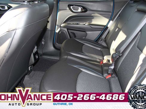 Used 2025 Jeep Compass Latitude w/ Altitude Special Edition image 21