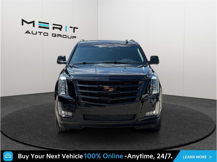 Used 2019 Cadillac Escalade Luxury w/ Escalade Sport Edition AWD/4WD image 3