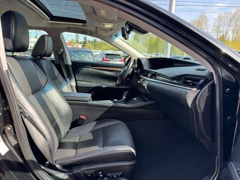 Used 2017 Lexus ES 350 w/ Premium Package image 16