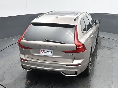 Used 2025 Volvo XC60 B5 Plus AWD/4WD image 28
