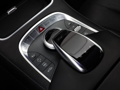 Used 2017 Mercedes-Benz Maybach S 600 image 33