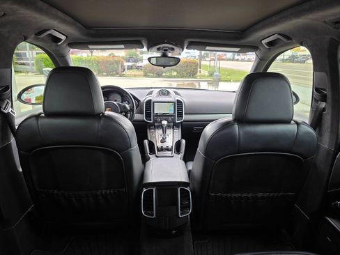 Used 2014 Porsche Cayenne GTS AWD/4WD image 29