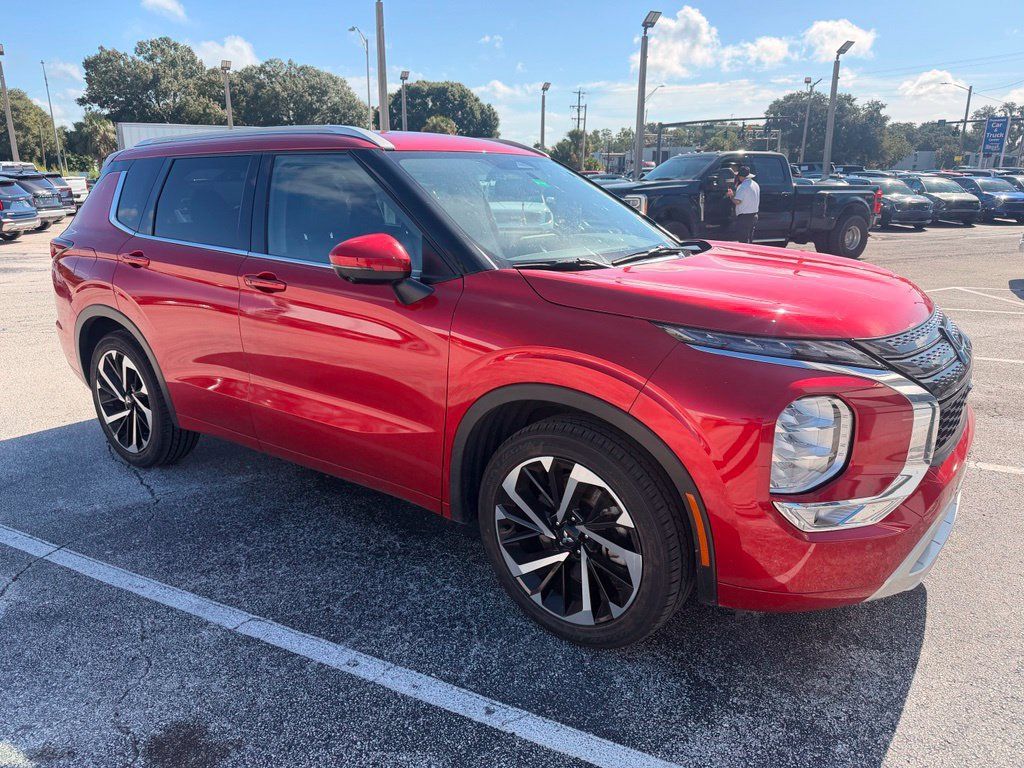 Used 2023 Mitsubishi Outlander SEL FWD image 15