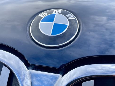 Used 2022 BMW 750i xDrive w/ Luxury Rear Seating Package image 33