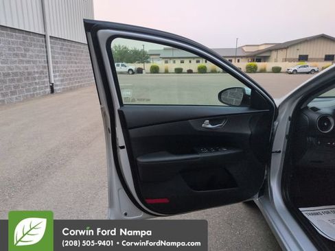 Used 2019 Kia Forte LXS FWD image 10