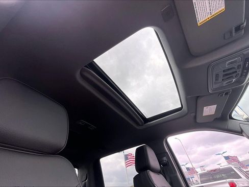 Used 2025 GMC Sierra 2500 Denali w/ Denali Reserve Package image 29