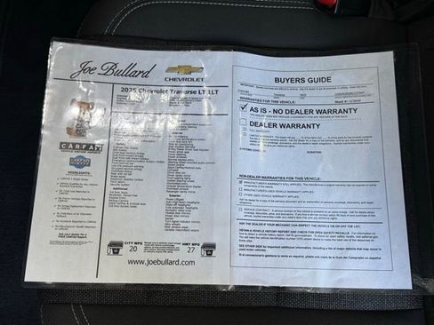 Used 2025 Chevrolet Traverse LT image 40