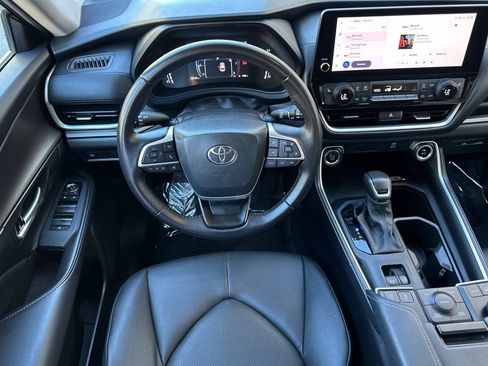 Certified 2025 Toyota Grand Highlander AWD image 14