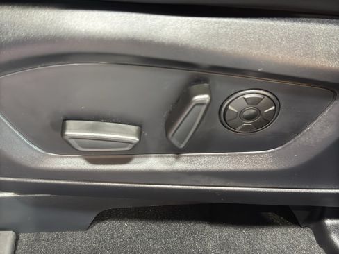 Used 2025 Ford Explorer ST AWD/4WD image 18