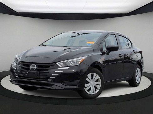 Used 2024 Nissan Versa S image 1