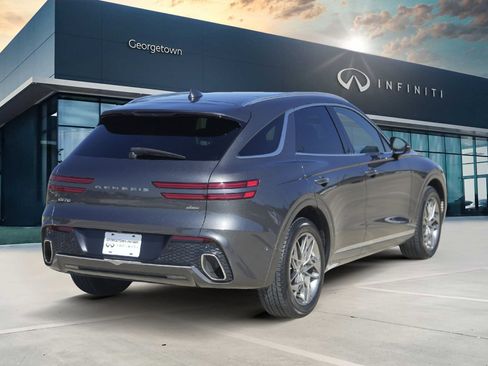 Used 2022 Genesis GV70 2.5T w/ Advanced Package image 5