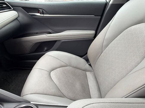Used 2022 Toyota Camry XSE image 12