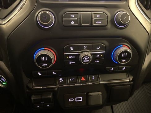 Used 2022 Chevrolet Silverado 2500 LT w/ Convenience Package image 20