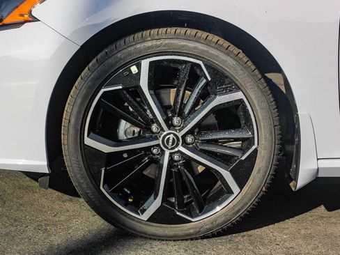 New 2025 Nissan Altima 2.5 SR w/ SR Premium Package image 11