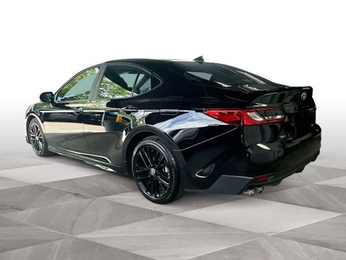 Used 2025 Toyota Camry SE FWD image 6