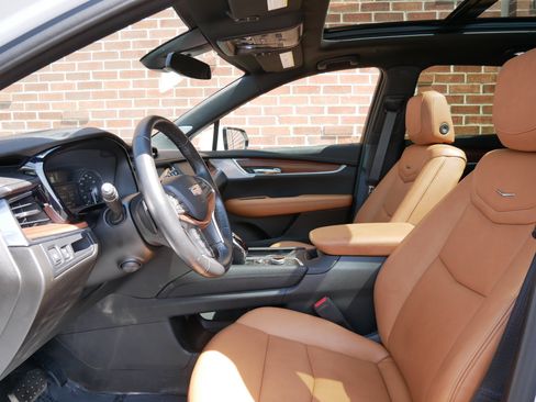 Certified 2024 Cadillac XT5 Premium Luxury w/ LPO, Floor Liner Package AWD/4WD image 6