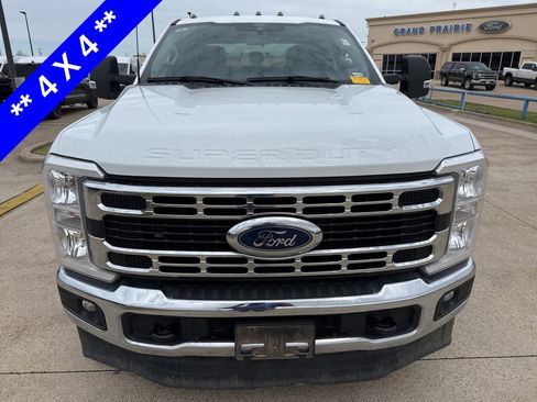 Used 2024 Ford F350 XLT image 2