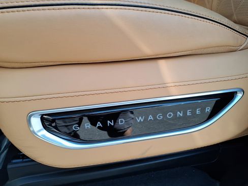 Used 2024 Jeep Grand Wagoneer L Series III w/ Rear Seat Video Group 1 AWD/4WD image 28