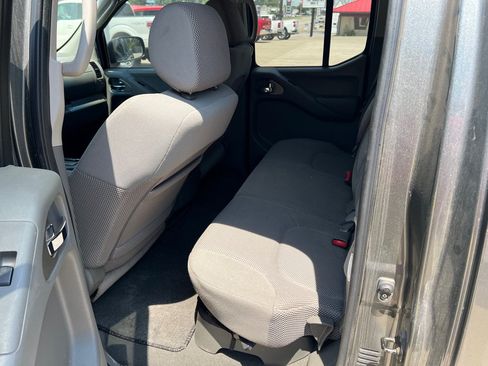 Used 2007 Nissan Frontier SE w/ Power Pkg AWD/4WD image 13