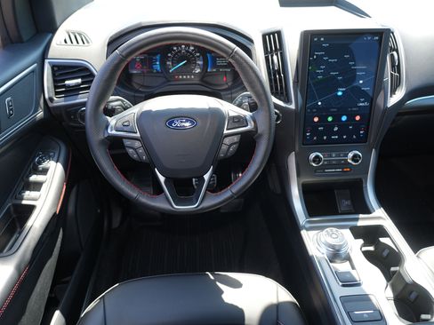 Used 2024 Ford Edge ST-Line w/ Class II Trailer Tow Package AWD/4WD image 22