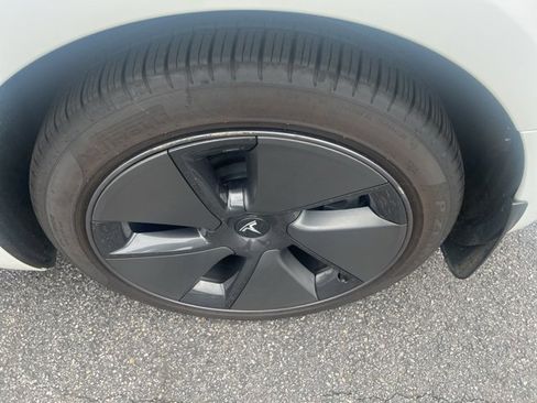 Used 2023 Tesla Model 3 Standard Range image 7