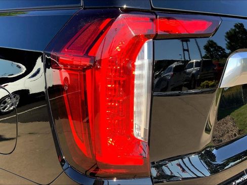 Used 2021 GMC Yukon Denali w/ Denali Premium Package AWD/4WD image 29