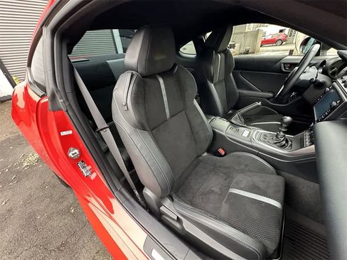 Used 2023 Toyota GR86 Premium image 14