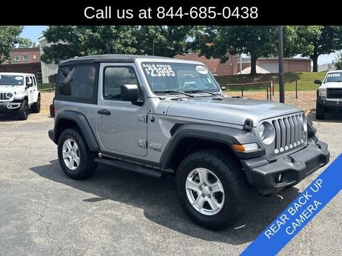 Used 2020 Jeep Wrangler Sport AWD/4WD image 3