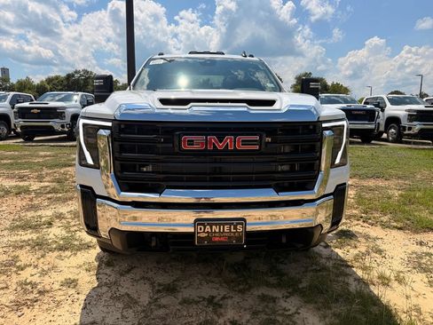 New 2026 GMC Sierra 3500 Pro w/ Convenience Package AWD/4WD image 9