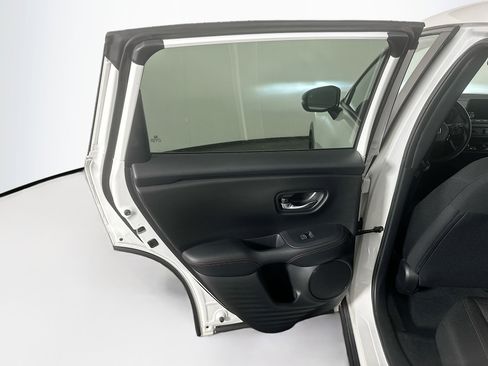 Used 2025 Honda HR-V Sport image 25