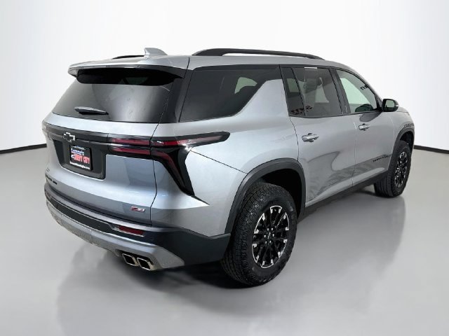 Used 2025 Chevrolet Traverse Z71 AWD/4WD image 7