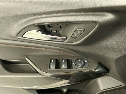 Used 2024 Chevrolet Trax RS w/ Sunroof Package image 11