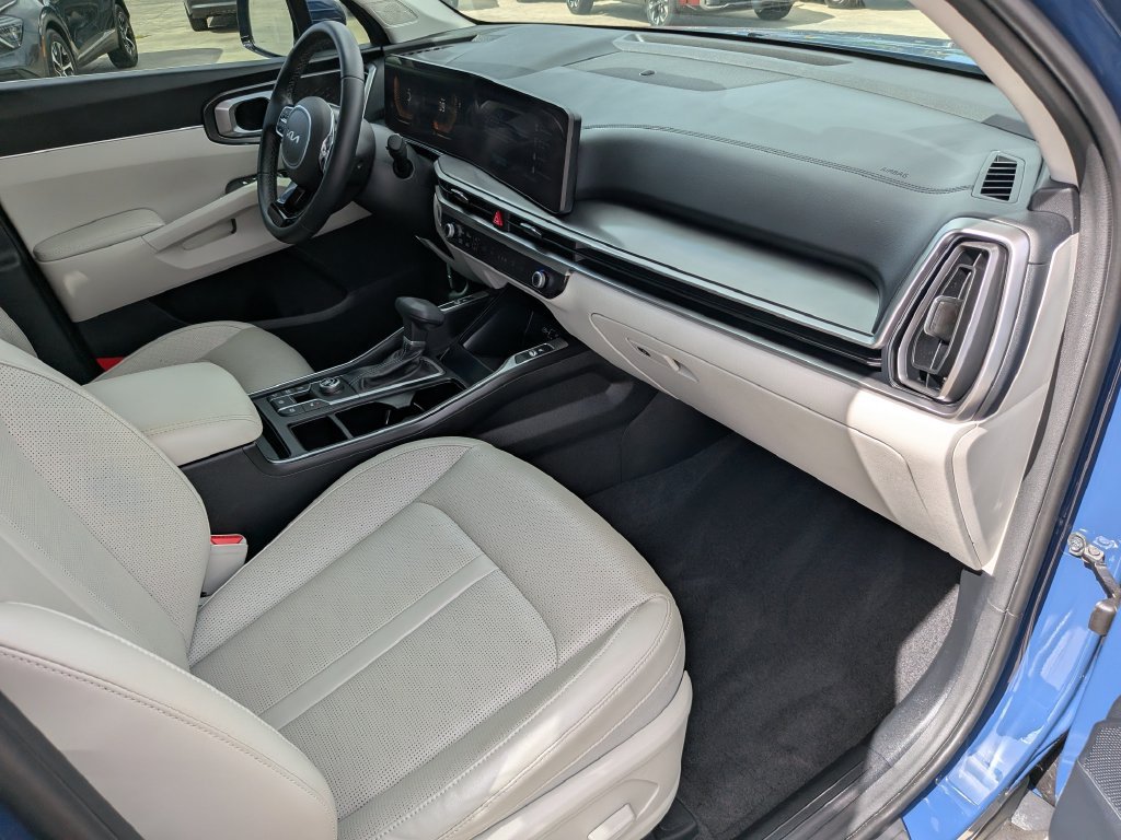 Certified 2025 Kia Sorento EX FWD image 13