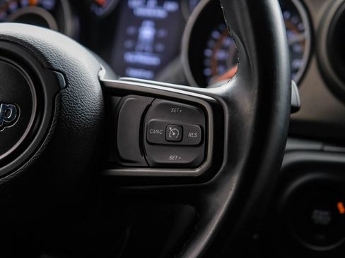Used 2018 Jeep Wrangler Unlimited Sport S AWD/4WD image 19