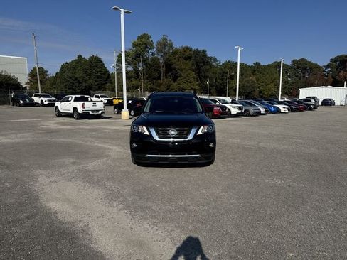 Used 2020 Nissan Pathfinder SL image 2