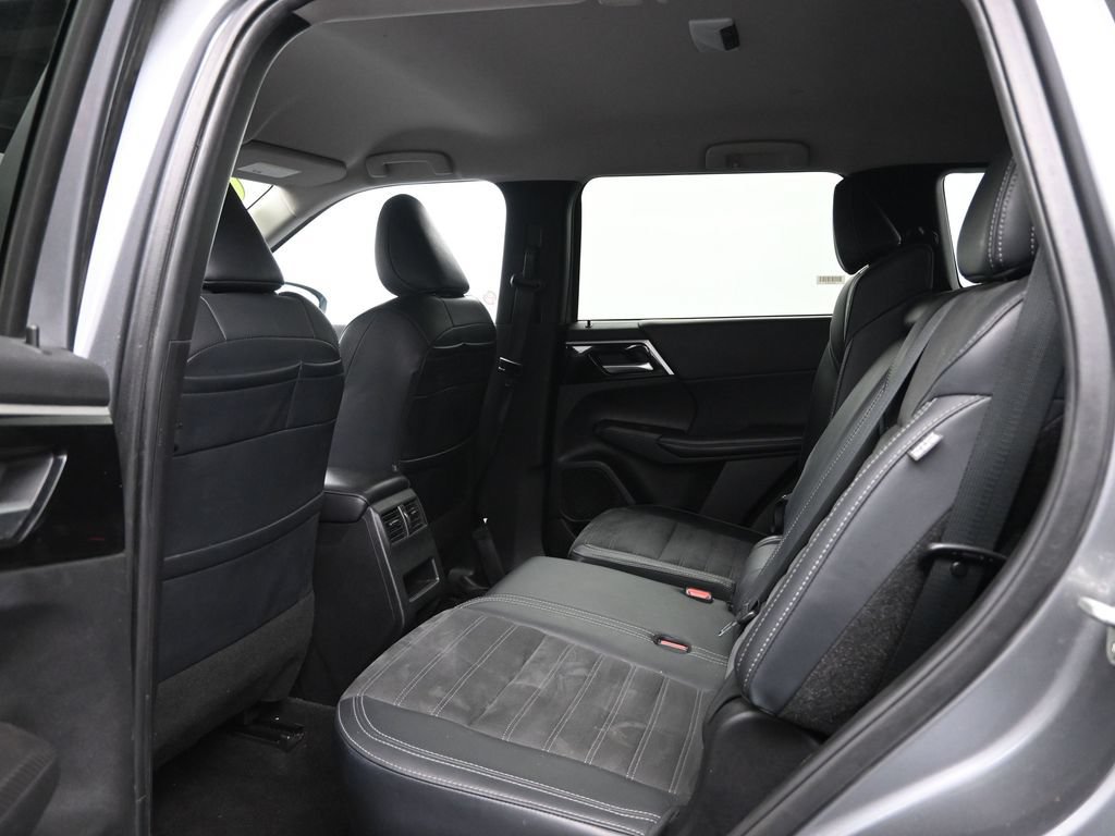 Used 2024 Mitsubishi Outlander SE AWD/4WD image 25