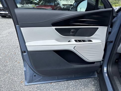 New 2026 Lincoln Nautilus Premier AWD/4WD image 18