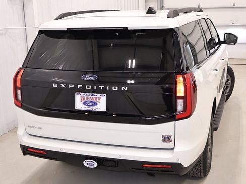 New 2026 Ford Expedition Active image 50