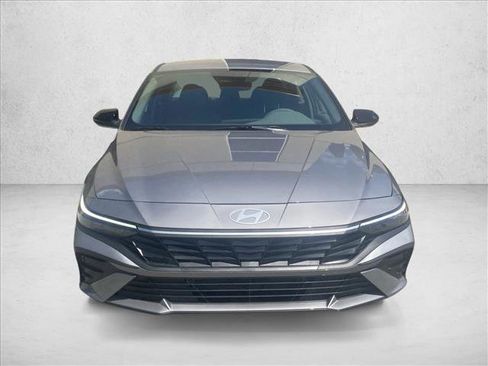 Certified 2025 Hyundai Elantra SEL image 5