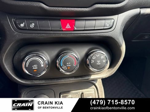 Used 2017 Jeep Renegade Latitude w/ Cold Weather Group AWD/4WD image 25