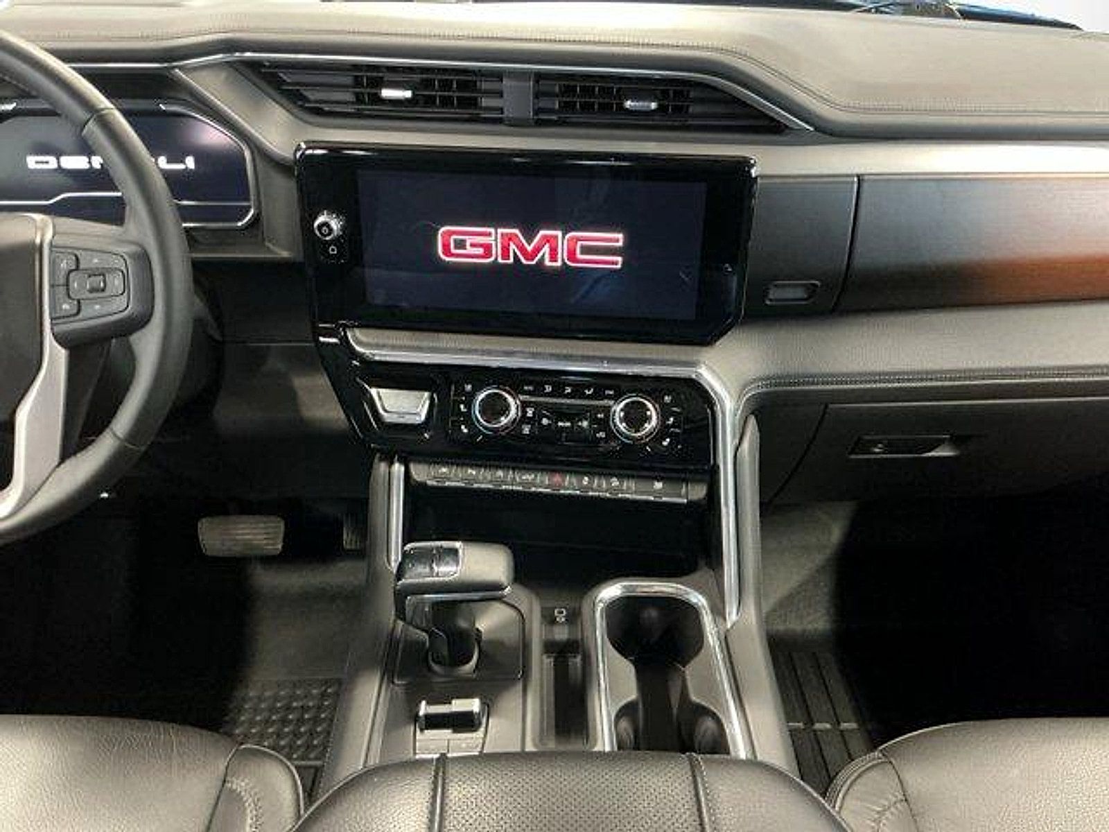 Used 2024 GMC Sierra 1500 Denali w/ Denali Reserve Package AWD/4WD image 11