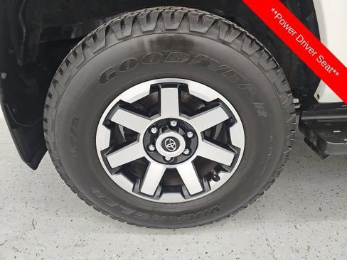Used 2020 Toyota 4Runner TRD Off-Road image 7