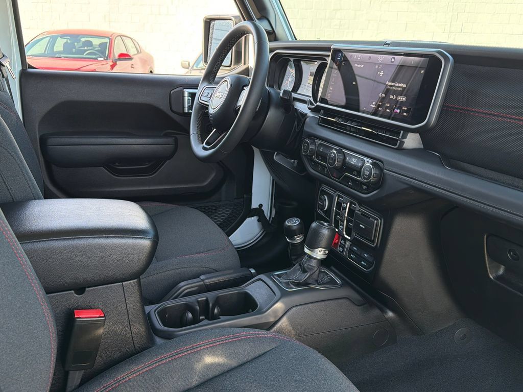 Used 2025 Jeep Wrangler Unlimited Rubicon AWD/4WD image 9