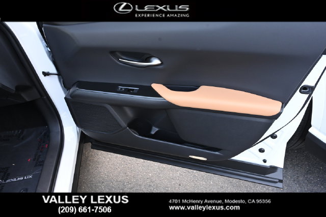 New 2026 Lexus UX 300h FWD w/ Accessory Package (2T) image 19