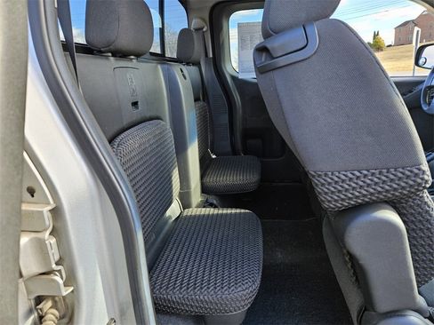 Used 2006 Nissan Frontier SE w/ (P01) Power Pkg image 15