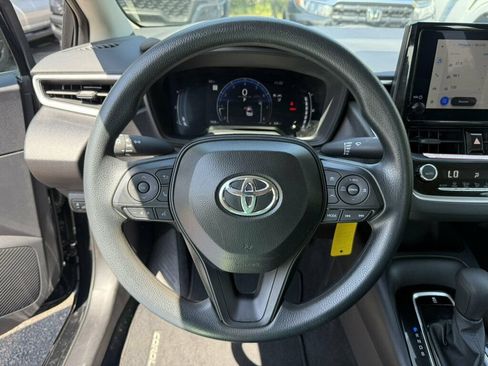 Used 2026 Toyota Corolla LE FWD image 5