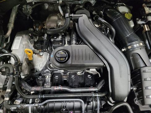 Used 2025 Volkswagen Jetta SE FWD image 30