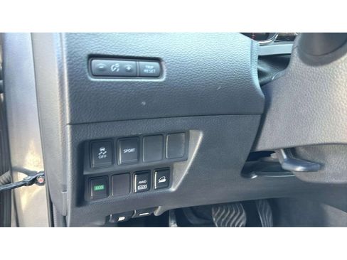 Used 2016 Nissan Rogue SV image 19