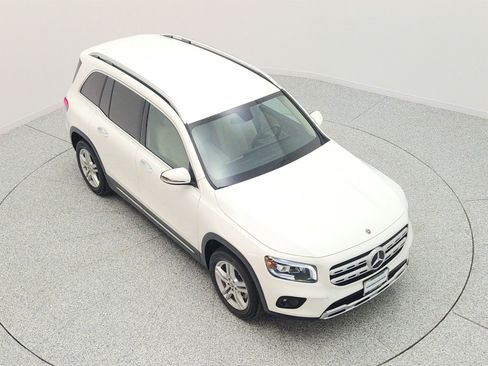 Used 2023 Mercedes-Benz GLB 250 image 24